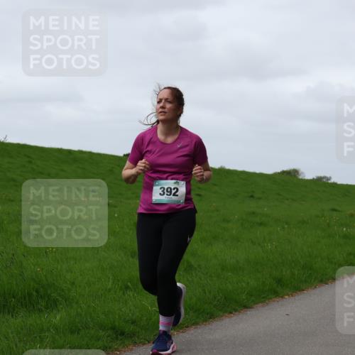 04.05.2025 - 8. Wedeler Halbmarathon Yannick Fuchs http://msf.ph/oto/7823000 04.05.2025 11:29:57 Laufen 392 meine-sportfotos.de