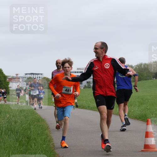 04.05.2025 - 8. Wedeler Halbmarathon Yannick Fuchs http://msf.ph/oto/7823003 04.05.2025 11:11:01 Laufen 1077, 481 meine-sportfotos.de