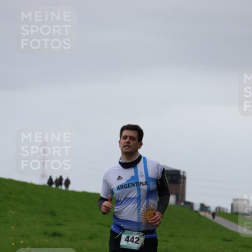 04.05.2025 - 8. Wedeler Halbmarathon Yannick Fuchs http://msf.ph/oto/7823006 04.05.2025 12:16:11 Laufen 442 meine-sportfotos.de