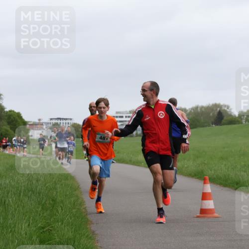 04.05.2025 - 8. Wedeler Halbmarathon Yannick Fuchs http://msf.ph/oto/7823016 04.05.2025 11:11:01 Laufen 48 meine-sportfotos.de
