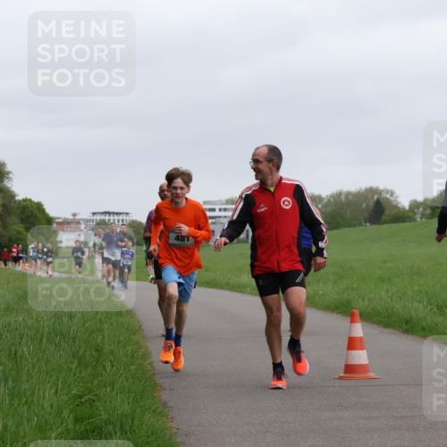 04.05.2025 - 8. Wedeler Halbmarathon Yannick Fuchs http://msf.ph/oto/7823021 04.05.2025 11:11:01 Laufen 481 meine-sportfotos.de