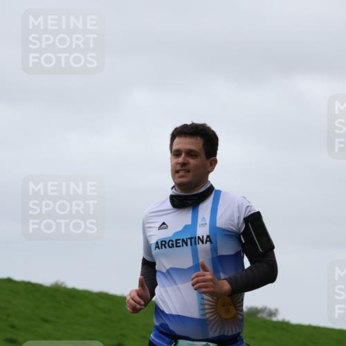 04.05.2025 - 8. Wedeler Halbmarathon Yannick Fuchs http://msf.ph/oto/7823040 04.05.2025 12:16:16 Laufen 442 meine-sportfotos.de