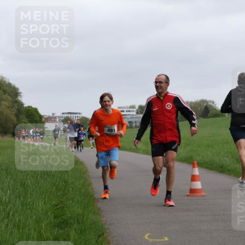 04.05.2025 - 8. Wedeler Halbmarathon Yannick Fuchs http://msf.ph/oto/7823041 04.05.2025 11:11:02 Laufen 481 meine-sportfotos.de