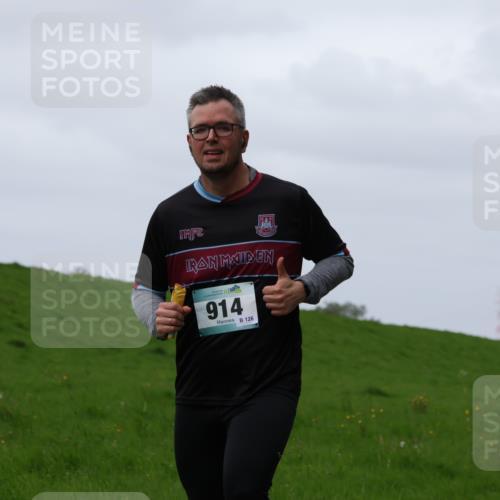 04.05.2025 - 8. Wedeler Halbmarathon Yannick Fuchs http://msf.ph/oto/7823048 04.05.2025 11:30:06 Laufen 914, 126 meine-sportfotos.de