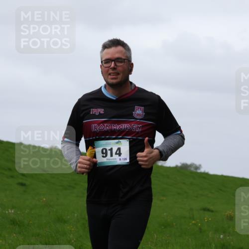 04.05.2025 - 8. Wedeler Halbmarathon Yannick Fuchs http://msf.ph/oto/7823053 04.05.2025 11:30:06 Laufen 914, 126 meine-sportfotos.de