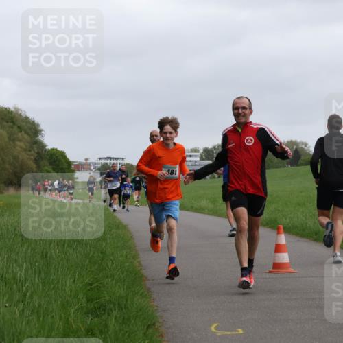 04.05.2025 - 8. Wedeler Halbmarathon Yannick Fuchs http://msf.ph/oto/7823054 04.05.2025 11:11:02 Laufen 481 meine-sportfotos.de