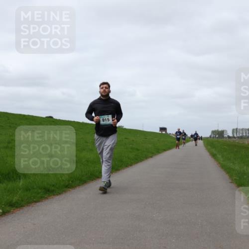 04.05.2025 - 8. Wedeler Halbmarathon Yannick Fuchs http://msf.ph/oto/7823062 04.05.2025 11:52:30 Laufen 915 meine-sportfotos.de
