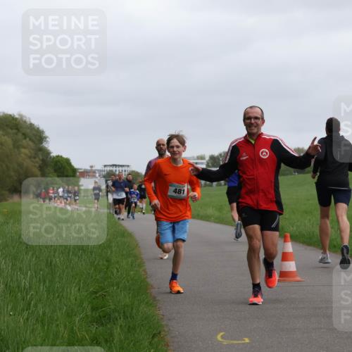 04.05.2025 - 8. Wedeler Halbmarathon Yannick Fuchs http://msf.ph/oto/7823064 04.05.2025 11:11:02 Laufen 481 meine-sportfotos.de