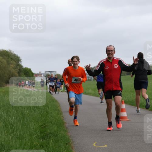 04.05.2025 - 8. Wedeler Halbmarathon Yannick Fuchs http://msf.ph/oto/7823070 04.05.2025 11:11:02 Laufen 48 meine-sportfotos.de