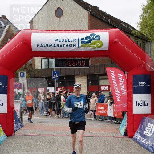 04.05.2025 - 8. Wedeler Halbmarathon Felixshl http://msf.ph/oto/7823072 04.05.2025 11:58:47 Ziel 34, 551, 713 meine-sportfotos.de
