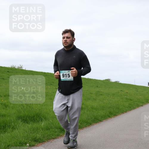 04.05.2025 - 8. Wedeler Halbmarathon Yannick Fuchs http://msf.ph/oto/7823080 04.05.2025 11:52:31 Laufen 915 meine-sportfotos.de