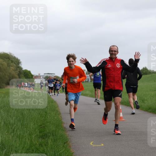 04.05.2025 - 8. Wedeler Halbmarathon Yannick Fuchs http://msf.ph/oto/7823087 04.05.2025 11:11:02 Laufen  meine-sportfotos.de