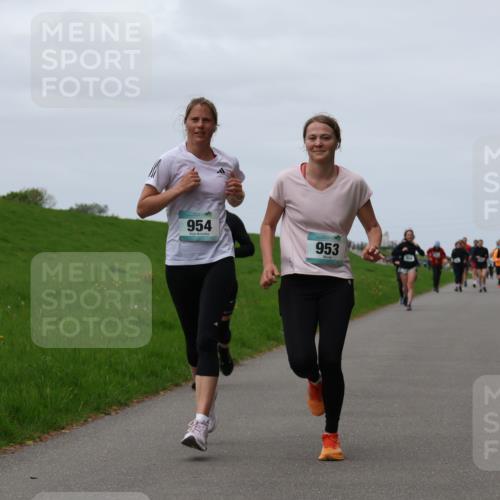 04.05.2025 - 8. Wedeler Halbmarathon Yannick Fuchs http://msf.ph/oto/7823132 04.05.2025 11:30:09 Laufen 954, 953 meine-sportfotos.de