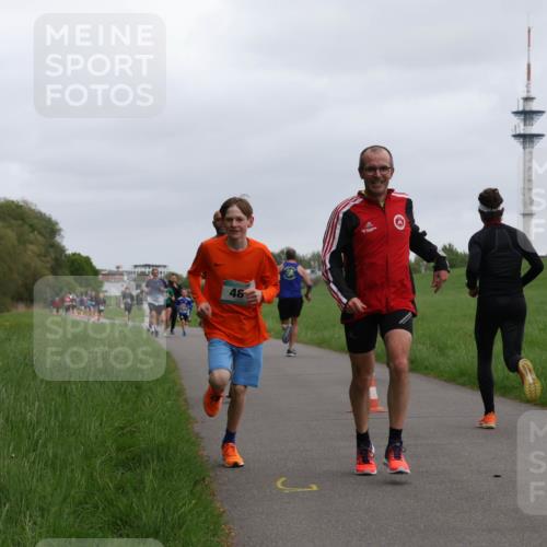 04.05.2025 - 8. Wedeler Halbmarathon Yannick Fuchs http://msf.ph/oto/7823133 04.05.2025 11:11:03 Laufen 48 meine-sportfotos.de