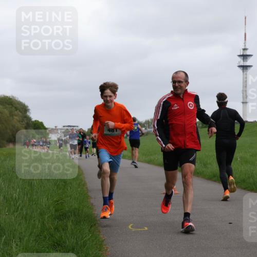 04.05.2025 - 8. Wedeler Halbmarathon Yannick Fuchs http://msf.ph/oto/7823146 04.05.2025 11:11:03 Laufen 481 meine-sportfotos.de