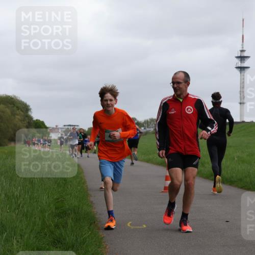 04.05.2025 - 8. Wedeler Halbmarathon Yannick Fuchs http://msf.ph/oto/7823156 04.05.2025 11:11:03 Laufen  meine-sportfotos.de