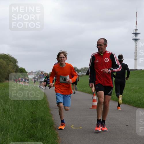 04.05.2025 - 8. Wedeler Halbmarathon Yannick Fuchs http://msf.ph/oto/7823161 04.05.2025 11:11:03 Laufen 481 meine-sportfotos.de