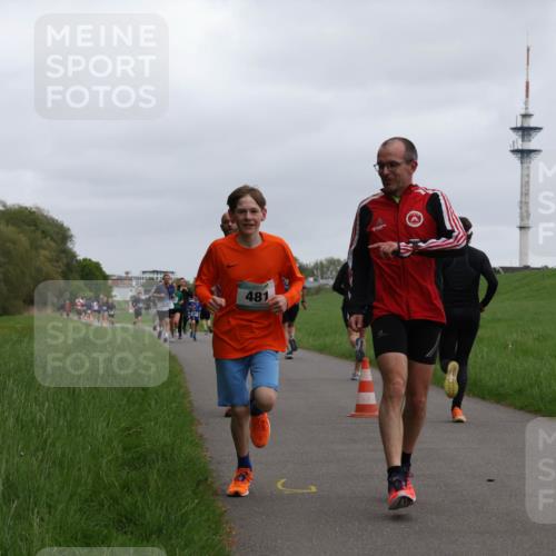 04.05.2025 - 8. Wedeler Halbmarathon Yannick Fuchs http://msf.ph/oto/7823167 04.05.2025 11:11:03 Laufen 481 meine-sportfotos.de