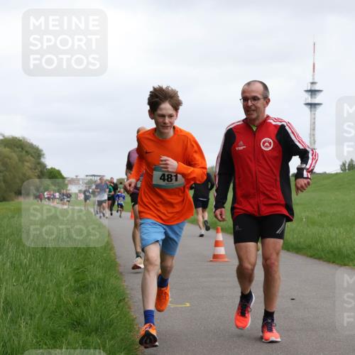 04.05.2025 - 8. Wedeler Halbmarathon Yannick Fuchs http://msf.ph/oto/7823176 04.05.2025 11:11:04 Laufen 481 meine-sportfotos.de