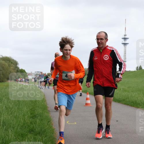 04.05.2025 - 8. Wedeler Halbmarathon Yannick Fuchs http://msf.ph/oto/7823186 04.05.2025 11:11:04 Laufen  meine-sportfotos.de