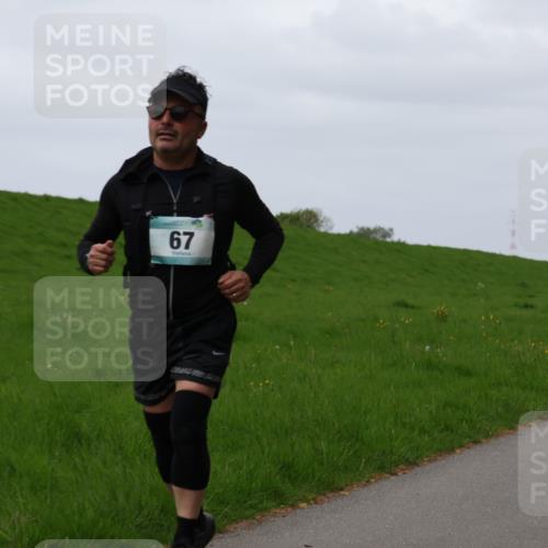 04.05.2025 - 8. Wedeler Halbmarathon Yannick Fuchs http://msf.ph/oto/7823216 04.05.2025 11:30:12 Laufen 67 meine-sportfotos.de