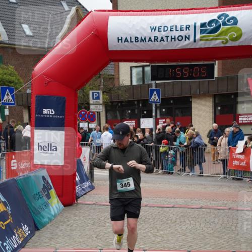 04.05.2025 - 8. Wedeler Halbmarathon Felixshl http://msf.ph/oto/7823286 04.05.2025 11:59:03 Ziel 345, 470, 741 meine-sportfotos.de