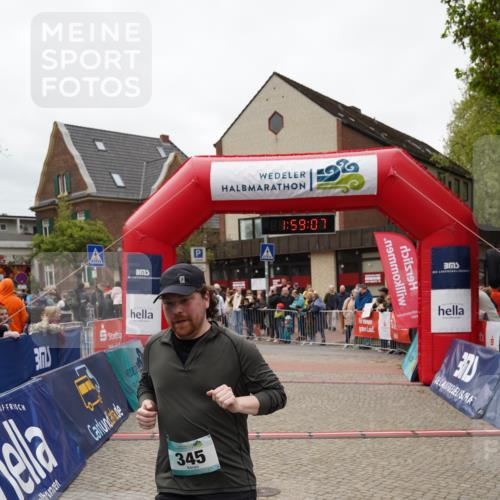 04.05.2025 - 8. Wedeler Halbmarathon Felixshl http://msf.ph/oto/7823350 04.05.2025 11:59:05 Ziel 345, 741 meine-sportfotos.de