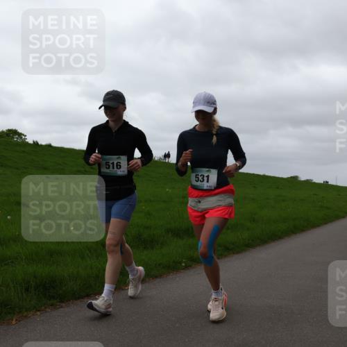 04.05.2025 - 8. Wedeler Halbmarathon Yannick Fuchs http://msf.ph/oto/7823366 04.05.2025 12:16:47 Laufen 516, 531 meine-sportfotos.de