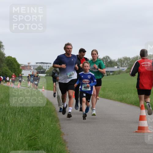 04.05.2025 - 8. Wedeler Halbmarathon Yannick Fuchs http://msf.ph/oto/7823371 04.05.2025 11:11:10 Laufen 115, 1077, 464, 2 meine-sportfotos.de