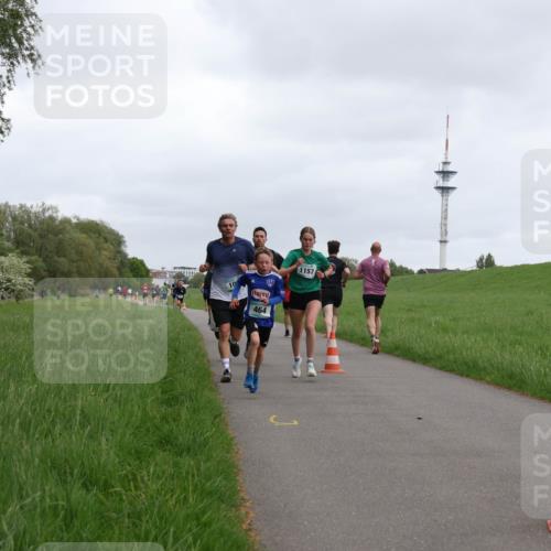 04.05.2025 - 8. Wedeler Halbmarathon Yannick Fuchs http://msf.ph/oto/7823419 04.05.2025 11:11:12 Laufen 10, 464, 1157 meine-sportfotos.de