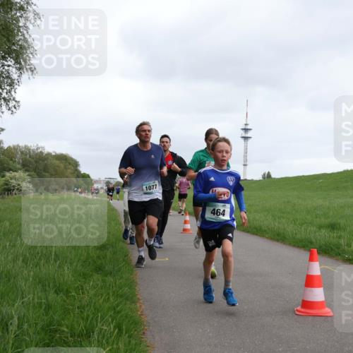 04.05.2025 - 8. Wedeler Halbmarathon Yannick Fuchs http://msf.ph/oto/7823494 04.05.2025 11:11:13 Laufen 1077, 2224, 464 meine-sportfotos.de