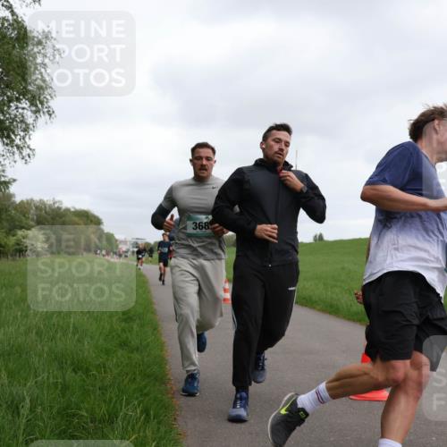 04.05.2025 - 8. Wedeler Halbmarathon Yannick Fuchs http://msf.ph/oto/7823520 04.05.2025 11:11:15 Laufen 368 meine-sportfotos.de