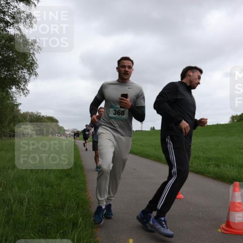 04.05.2025 - 8. Wedeler Halbmarathon Yannick Fuchs http://msf.ph/oto/7823543 04.05.2025 11:11:15 Laufen 368 meine-sportfotos.de