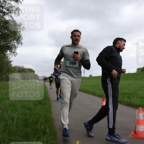 04.05.2025 - 8. Wedeler Halbmarathon Yannick Fuchs http://msf.ph/oto/7823547 04.05.2025 11:11:15 Laufen 368 meine-sportfotos.de