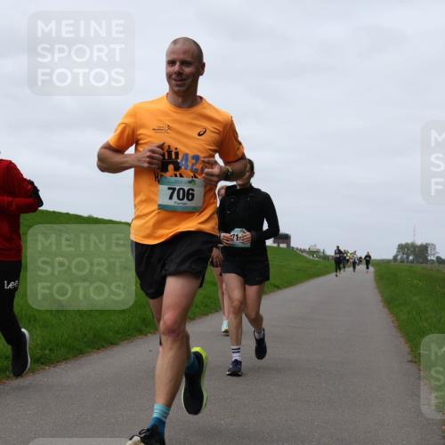 04.05.2025 - 8. Wedeler Halbmarathon Yannick Fuchs http://msf.ph/oto/7823561 04.05.2025 11:30:33 Laufen 706 meine-sportfotos.de