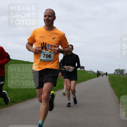 04.05.2025 - 8. Wedeler Halbmarathon Yannick Fuchs http://msf.ph/oto/7823566 04.05.2025 11:30:33 Laufen 511, 706 meine-sportfotos.de