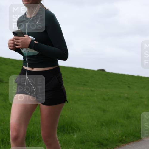 04.05.2025 - 8. Wedeler Halbmarathon Yannick Fuchs http://msf.ph/oto/7823669 04.05.2025 11:30:36 Laufen  meine-sportfotos.de