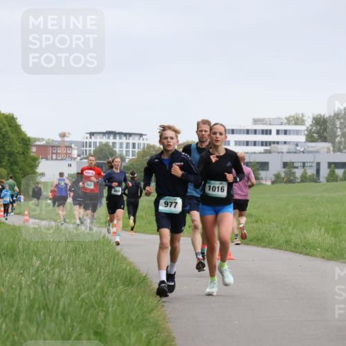 04.05.2025 - 8. Wedeler Halbmarathon Yannick Fuchs http://msf.ph/oto/7823670 04.05.2025 11:11:20 Laufen 463, 869, 977, 1016 meine-sportfotos.de