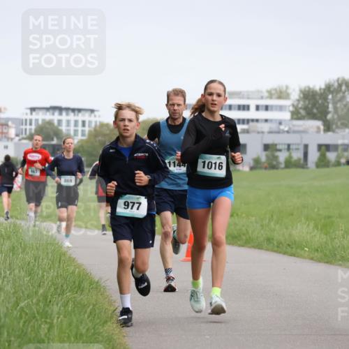 04.05.2025 - 8. Wedeler Halbmarathon Yannick Fuchs http://msf.ph/oto/7823675 04.05.2025 11:11:21 Laufen 463, 869, 977, 1144, 1016 meine-sportfotos.de