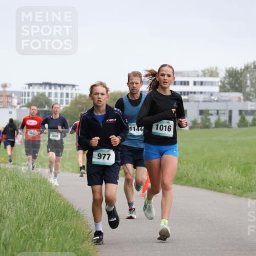 04.05.2025 - 8. Wedeler Halbmarathon Yannick Fuchs http://msf.ph/oto/7823681 04.05.2025 11:11:21 Laufen 46, 869, 977, 1144, 162, 1016 meine-sportfotos.de
