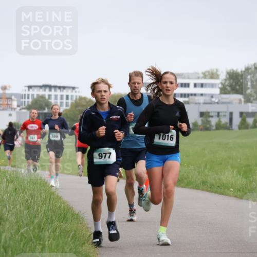 04.05.2025 - 8. Wedeler Halbmarathon Yannick Fuchs http://msf.ph/oto/7823686 04.05.2025 11:11:21 Laufen 463, 869, 977, 1016 meine-sportfotos.de