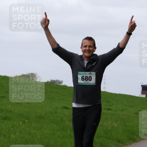 04.05.2025 - 8. Wedeler Halbmarathon Yannick Fuchs http://msf.ph/oto/7823712 04.05.2025 11:30:46 Laufen 680, 209 meine-sportfotos.de