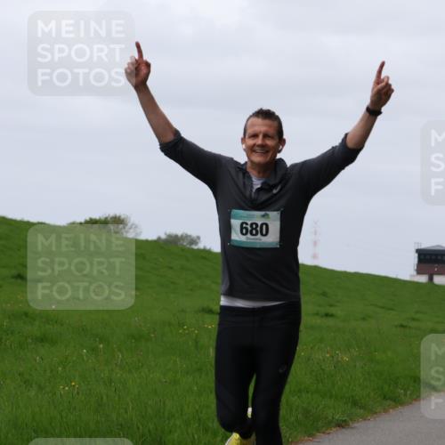 04.05.2025 - 8. Wedeler Halbmarathon Yannick Fuchs http://msf.ph/oto/7823716 04.05.2025 11:30:46 Laufen 680, 209, 157 meine-sportfotos.de
