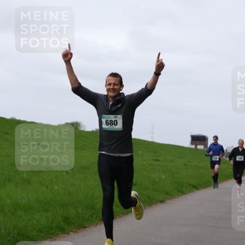 04.05.2025 - 8. Wedeler Halbmarathon Yannick Fuchs http://msf.ph/oto/7823728 04.05.2025 11:30:46 Laufen 680, 200, 157 meine-sportfotos.de