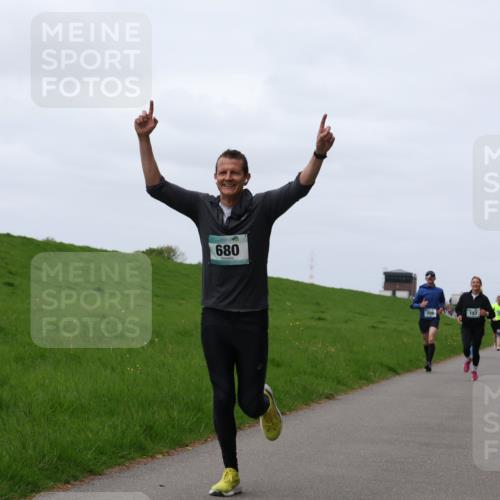 04.05.2025 - 8. Wedeler Halbmarathon Yannick Fuchs http://msf.ph/oto/7823730 04.05.2025 11:30:46 Laufen 680, 157 meine-sportfotos.de