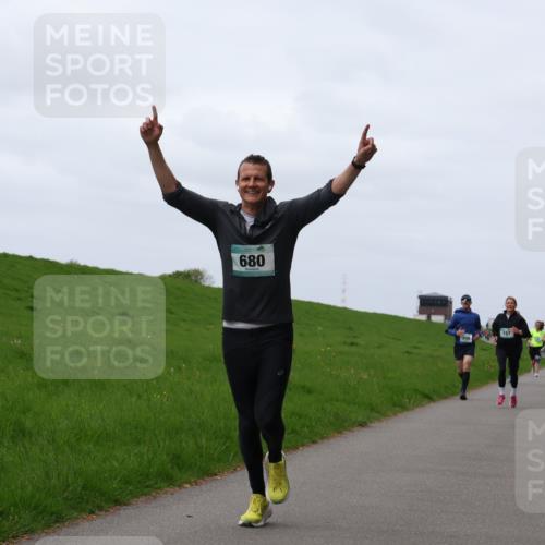 04.05.2025 - 8. Wedeler Halbmarathon Yannick Fuchs http://msf.ph/oto/7823733 04.05.2025 11:30:46 Laufen 680, 157 meine-sportfotos.de