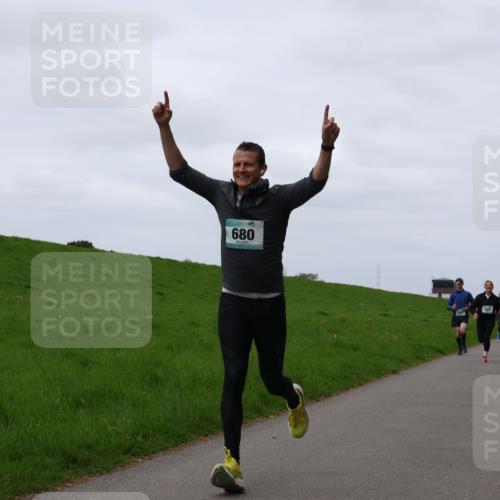 04.05.2025 - 8. Wedeler Halbmarathon Yannick Fuchs http://msf.ph/oto/7823758 04.05.2025 11:30:47 Laufen 680, 157 meine-sportfotos.de