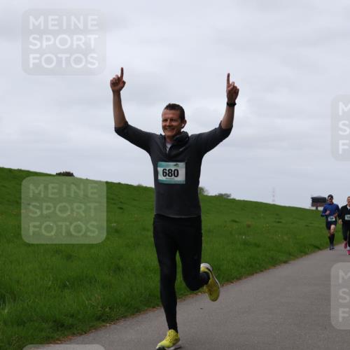 04.05.2025 - 8. Wedeler Halbmarathon Yannick Fuchs http://msf.ph/oto/7823762 04.05.2025 11:30:47 Laufen 680, 157 meine-sportfotos.de