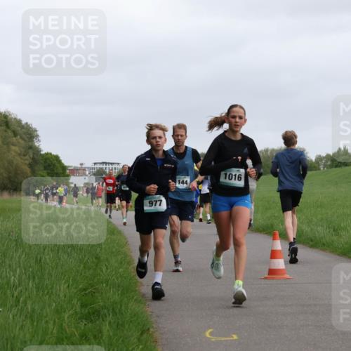 04.05.2025 - 8. Wedeler Halbmarathon Yannick Fuchs http://msf.ph/oto/7823786 04.05.2025 11:11:25 Laufen 10000, 977, 144, 1016 meine-sportfotos.de