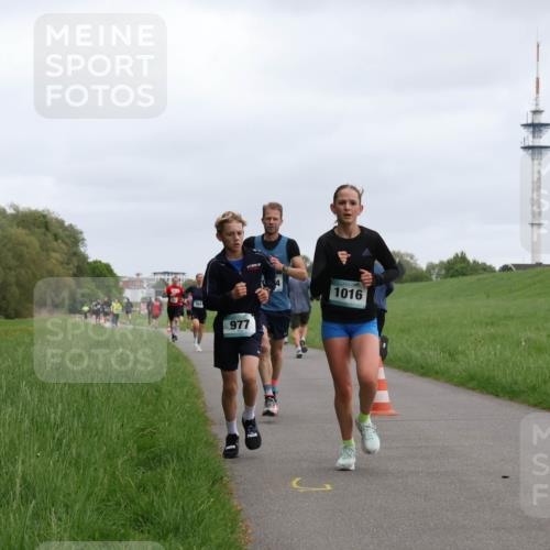 04.05.2025 - 8. Wedeler Halbmarathon Yannick Fuchs http://msf.ph/oto/7823791 04.05.2025 11:11:25 Laufen 977, 1016 meine-sportfotos.de